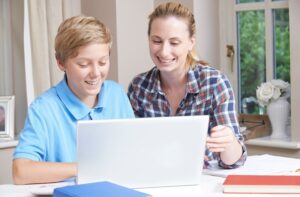 parent homeschooling a child and teaching ai and data skills